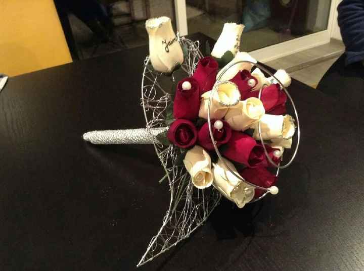 Bouquet rosas em madeira - 2