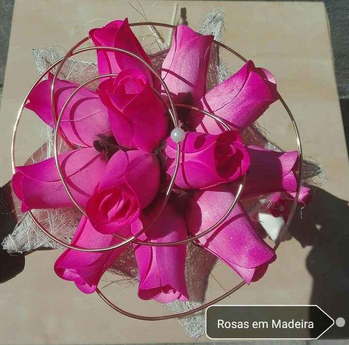 Bouquet rosas em madeira - 8