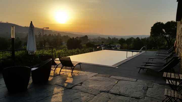 Piscina exterior - local aperitivos - traseiras