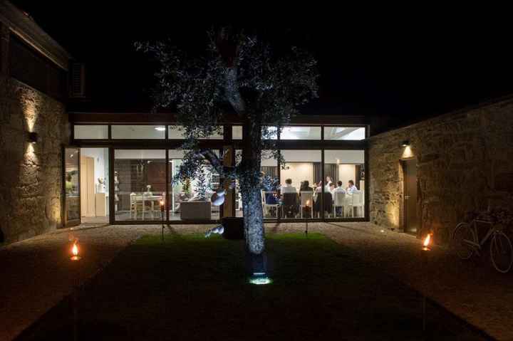 Espaço cerimonia - jardim interior com oliveira