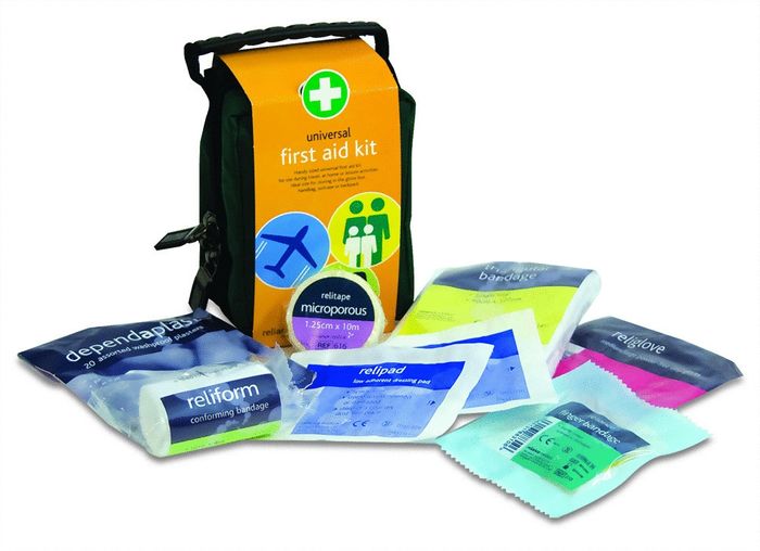 Kit de emergência: pensos rápidos, compressas e ligaduras