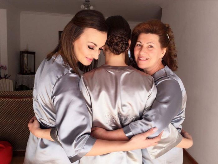 Com a mãe e a madrinha na maquilhagem