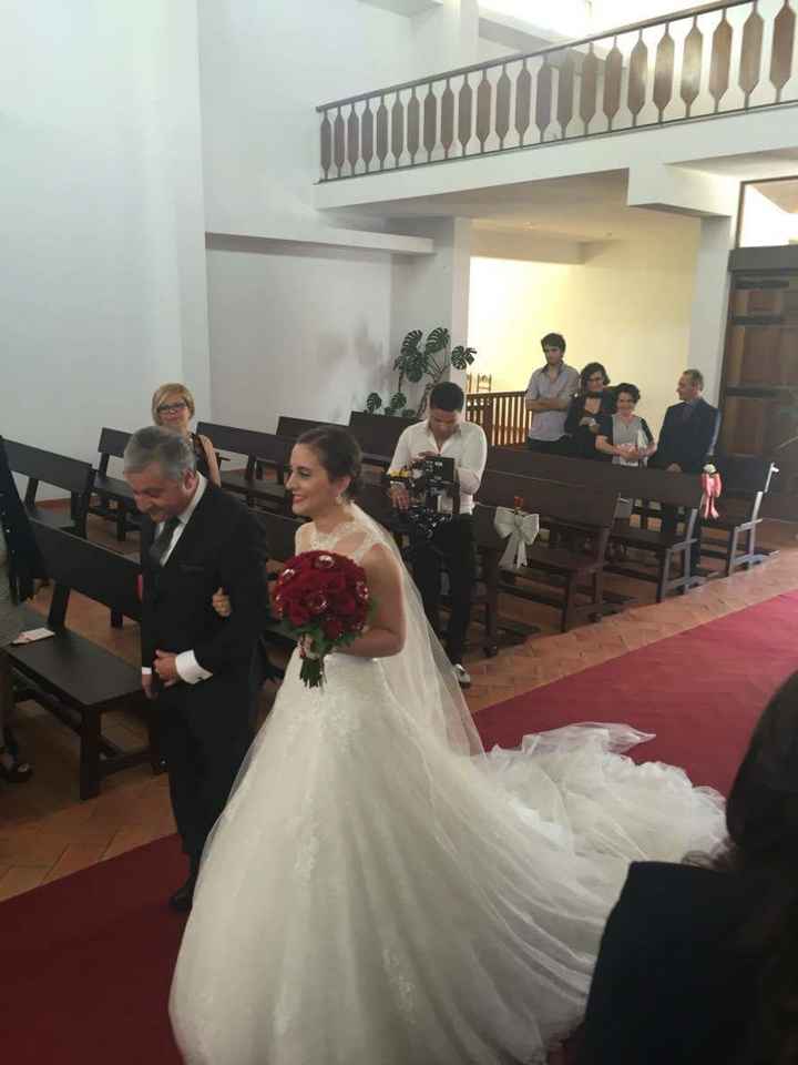 Entrada na igreja noiva