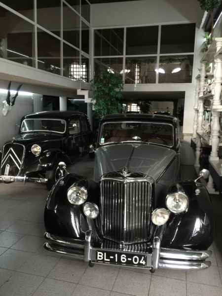 Old car - 1