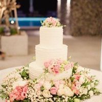 Bolo cheio de flores