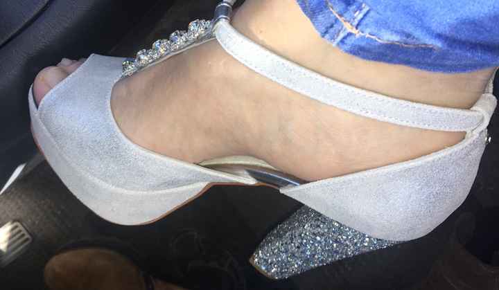 and i wonder - Sapatos? - 1