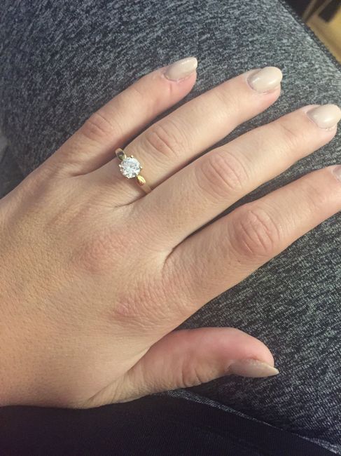 Bora partilhar o nosso anel de noivado? 💍😍 3