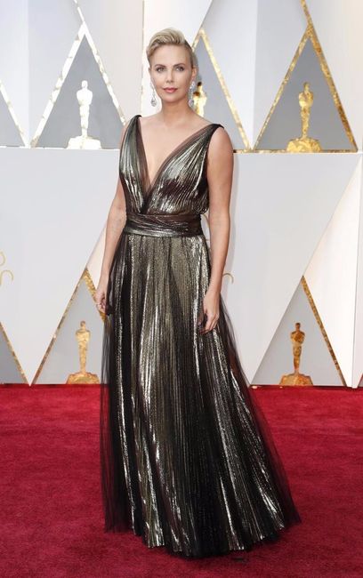 1) Charlize Theron de Dior