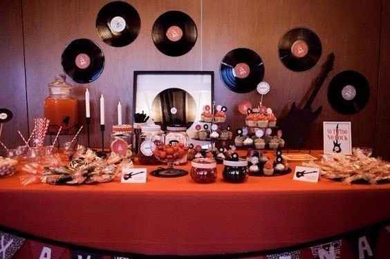 5. Mesa de doces temático