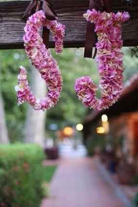 4. Iniciais com flores