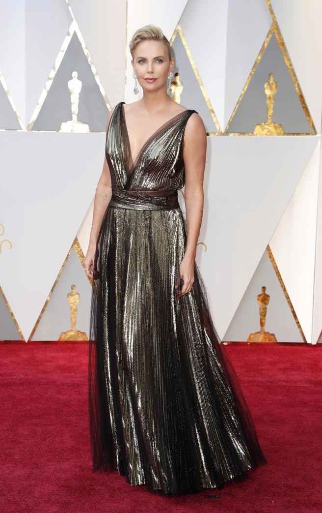 1) Charlize Theron de Dior