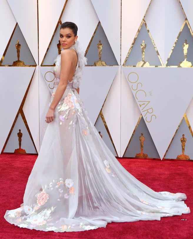 8) Hailee Steinfeld de Ralph & Russo