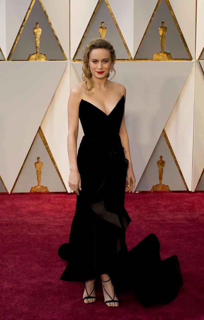 1) Brie Larson de Oscar de la Renta