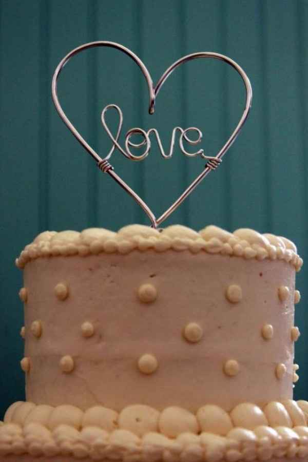 Cake topper