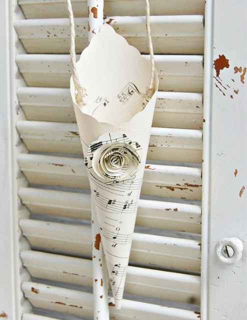 Cone para pétalas e arroz