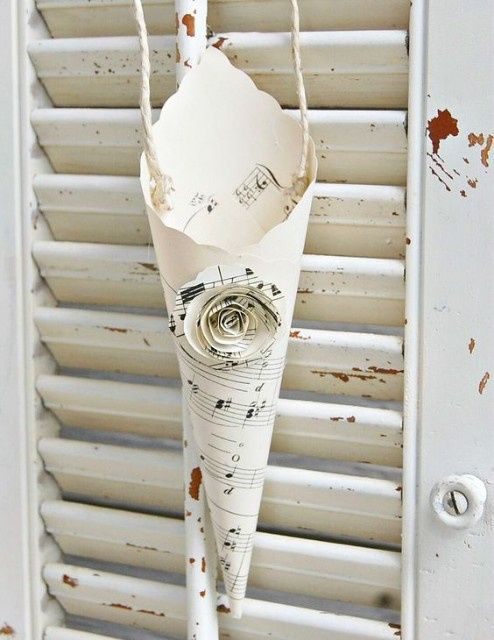 Cone para pétalas e arroz