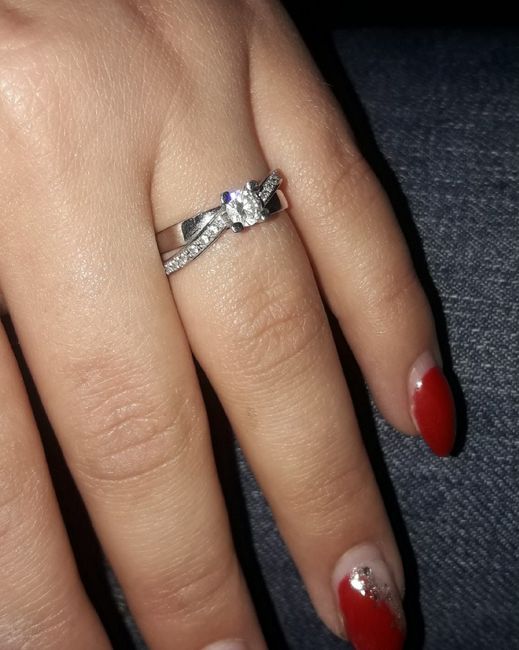 Bora partilhar o nosso anel de noivado? 💍😍 2