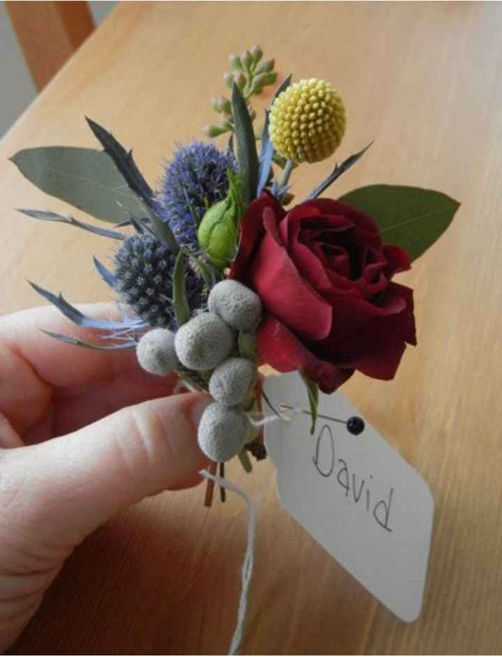 Mês vermelho ~ inspiração boutonnières vermelho e azul - 7