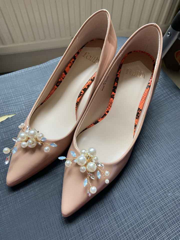 Acessórios para sapatos - dar brilho a uns sapatos simples - 2