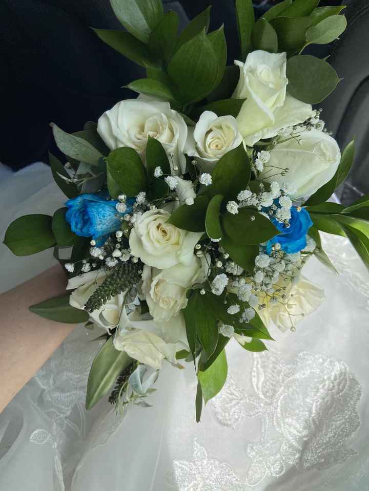 Flores azuis&brancas ou e dourado 1