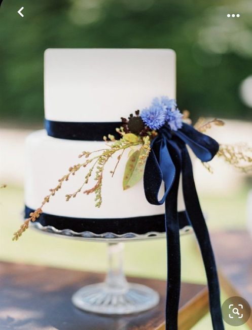Arco-íris invade a Comunidade 🌈 Inspirações Azul Marinho para Bolo de Casamento! - 10