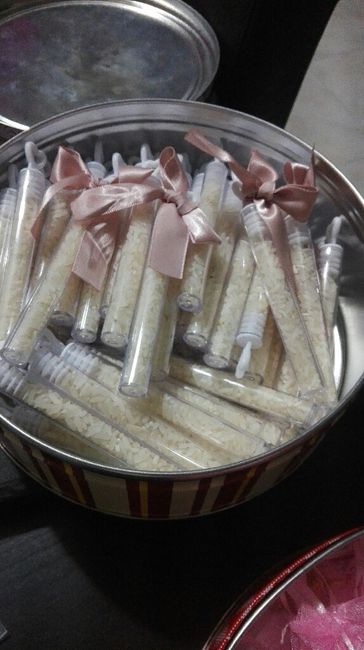 Pétalas, arroz ou confettis: o que vão lançar no fim da cerimónia? - 1