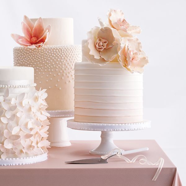 Varios bolos de casamento