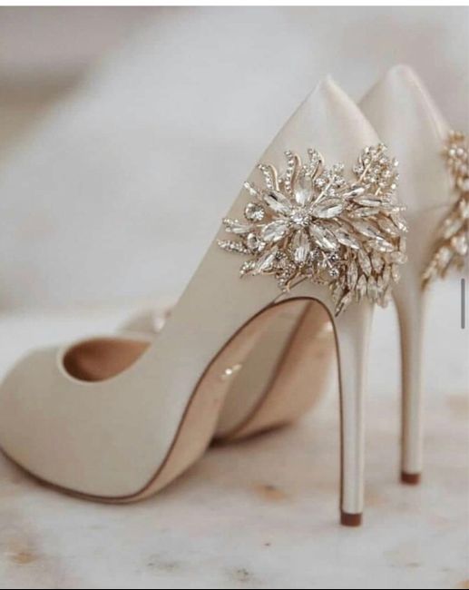 O noivo é que sabe... os sapatos da noiva 👠 2