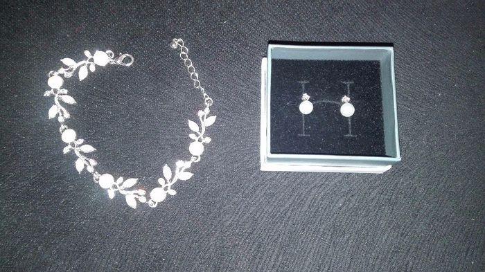 Pulseira e brincos