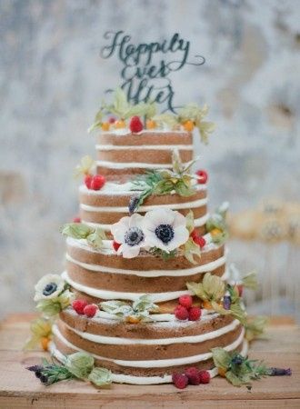 2. BOLO NAKED CAKE