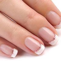 Gostas de manicures com detalhes brilhantes? - 1