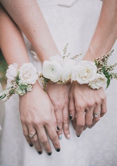 B. Corsage