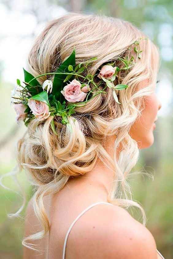 C. Penteado de noiva 