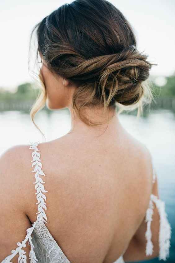 A. Penteado de noiva 