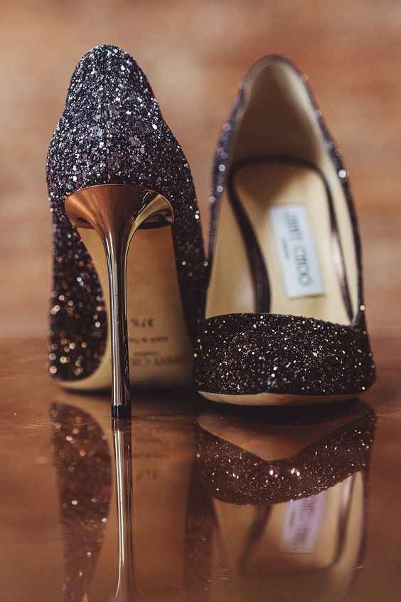 1. Sapatos pretos 
