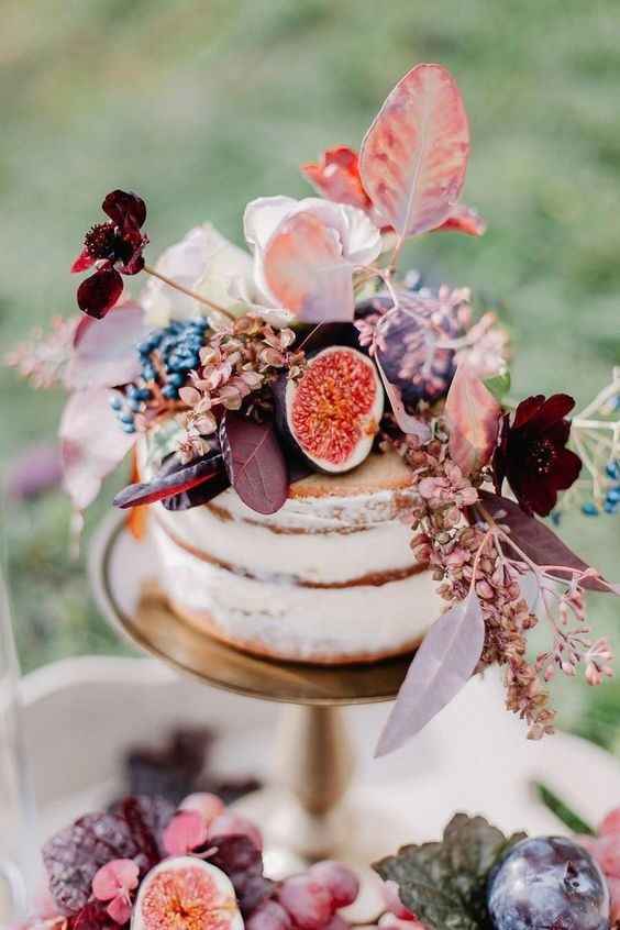B. Bolo de casamento 