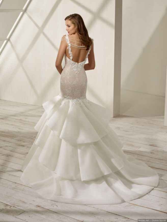6. Vestido de noiva com alças 