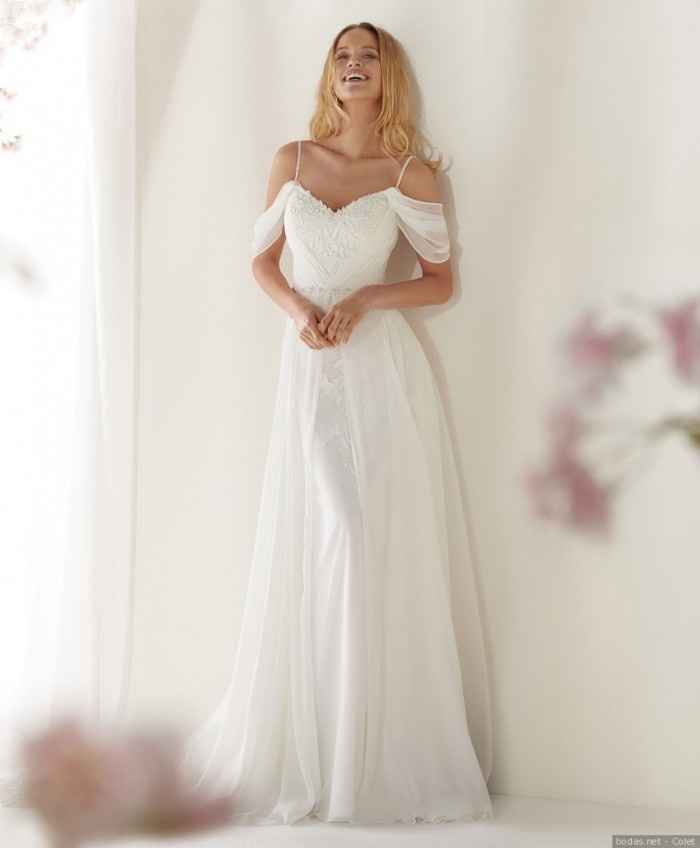 8. Vestido de noiva com alças 