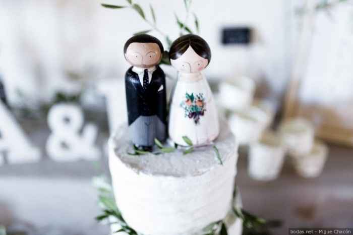 Cake topper 