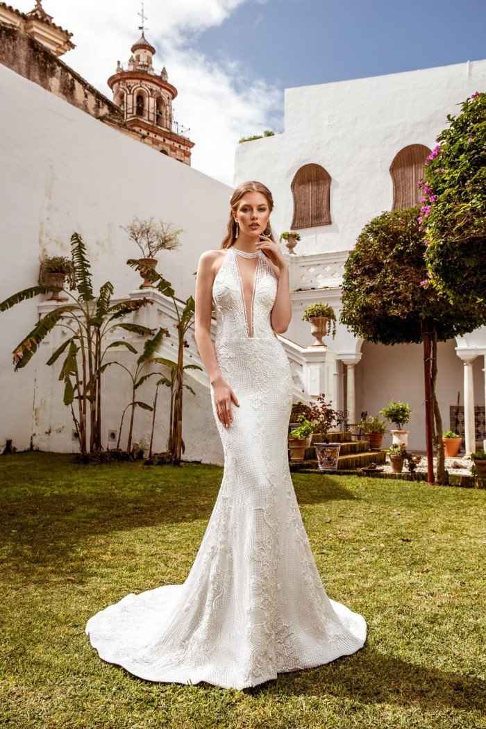 C. Decote halter 