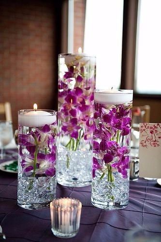 1. Centros de mesa com flores submersas