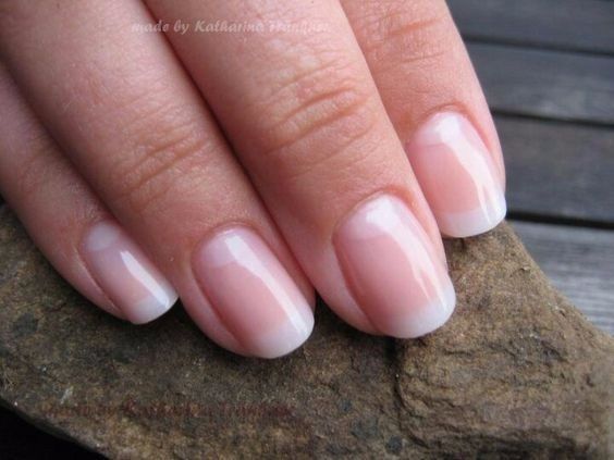 A cor ideal para o teu casamento - escolhe a manicure 2