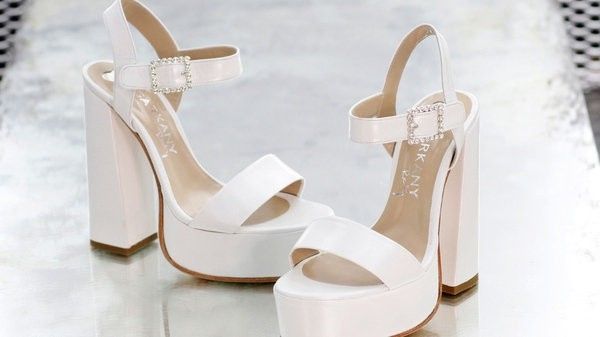Total white ou colorido? Os sapatos 1