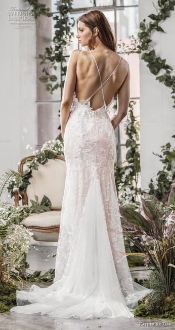 B. Vestido descoberto 