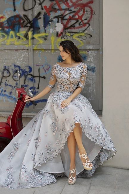 2. Vestidos de noiva Demetrios 