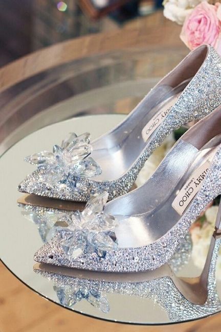 Quem usaria estes sapatos Cinderela? 😁 1