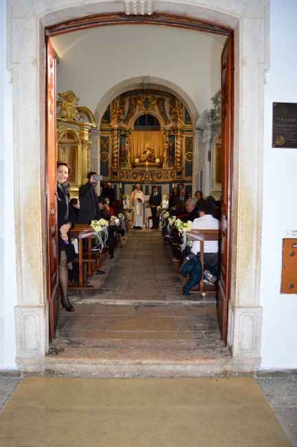 A entrada da igreja