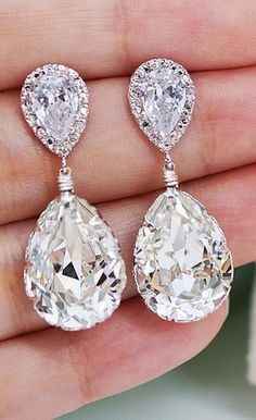 1. Brinco estilo swarovski