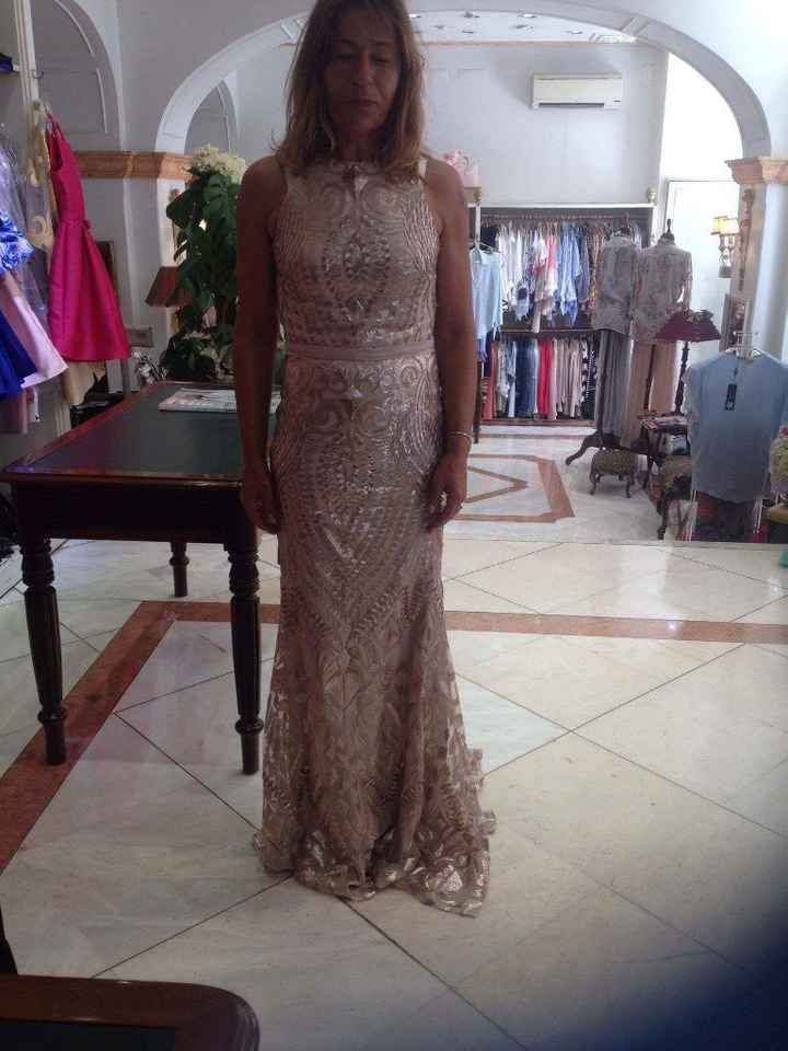 Qual a cor do vestido da vossa mãe? - 1