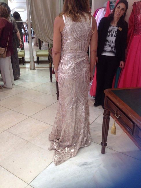 Qual a cor do vestido da vossa mãe? - 2